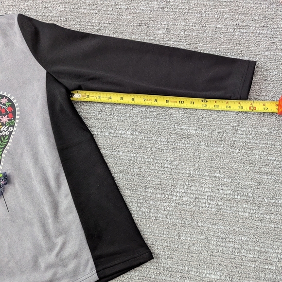 Ling Lang - Heart Patterned Black and Grey Long-Sleeve Sweater/Sweatshirt - Picture 6 of 10